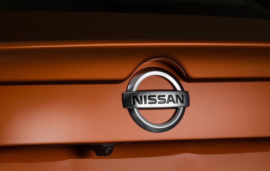Логотип Nissan Sentra SR 2020 года  (NA) (фото 49 из 51)